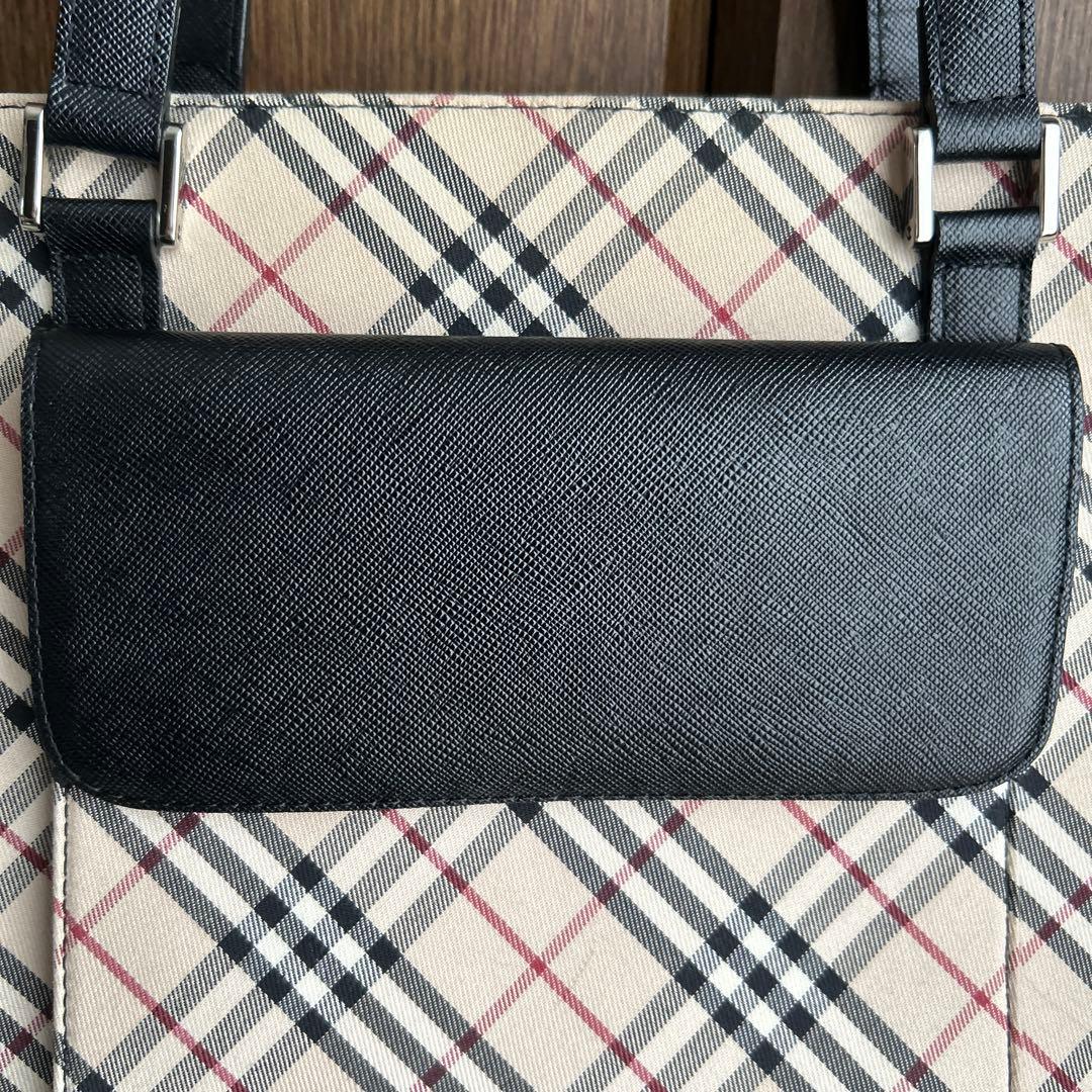 【美品】未使用に近い保護フィルム付き BURBERRY ノバチェック　レザー