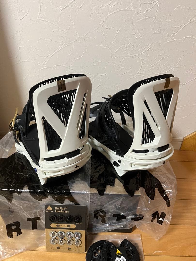 新品　バートン　ジェネシス　サイズM ホワイト×ブラック×ゴールド