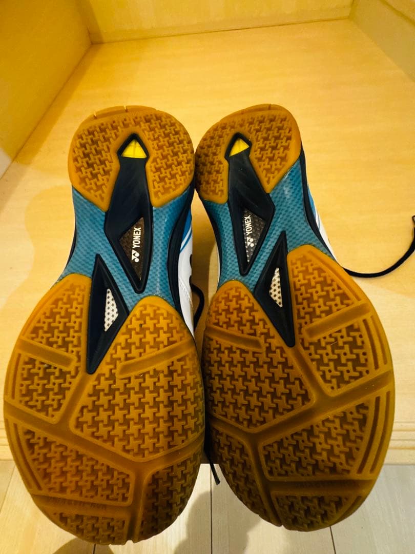 ヨネックス パワークッションSHB-65Z バドミントンシューズ 27.5cm