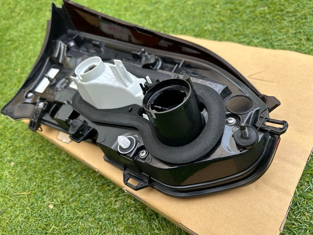 RAV4 リアランプ　寒冷地用　81581-42092