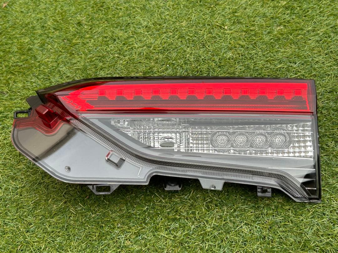 RAV4 リアランプ　寒冷地用　81581-42092