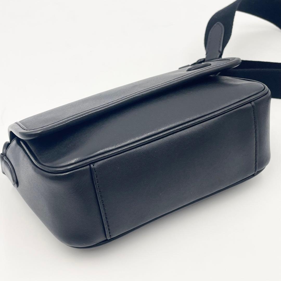 定価7.7万/未使用級 コーチ チャーター フラップ クロスボディ18ショルダー