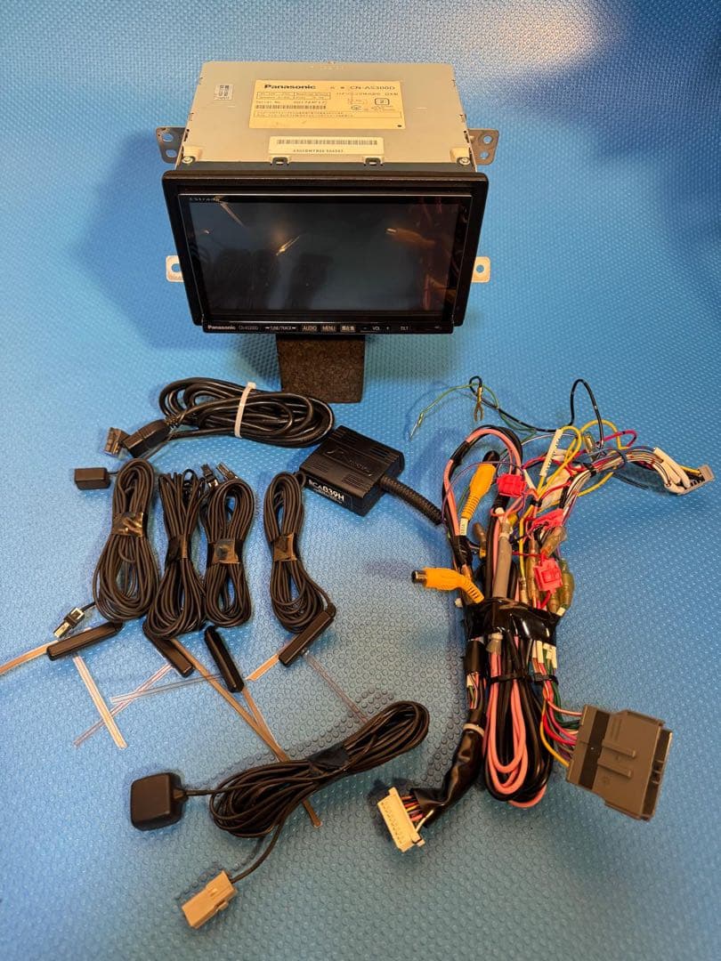 パナソニックCN-AS300D メモリーナビ　フルセグ/Bluetooth