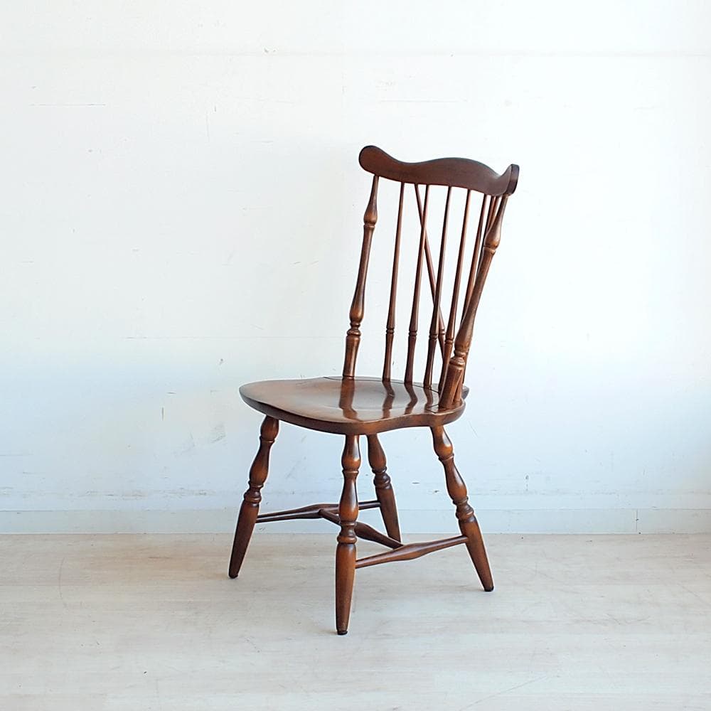 飛騨産業 キツツキ スピンドルバック ダイニングチェア 無垢材 ZR23896