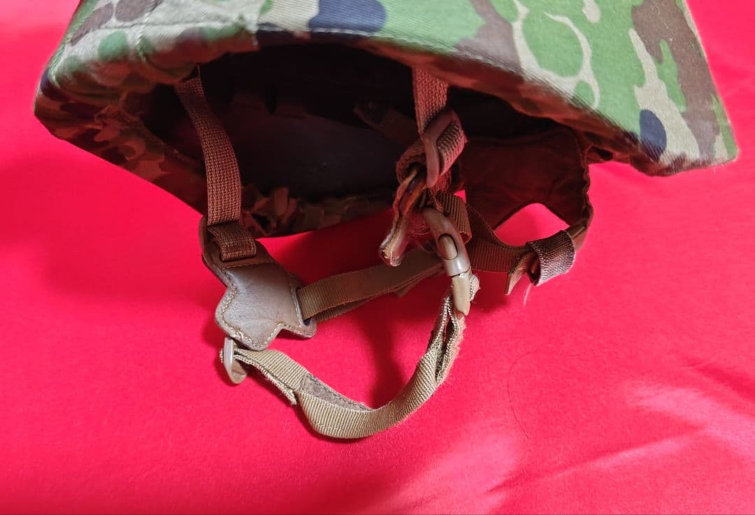 【極美品】陸上自衛隊８８式鉄帽　　レプリカ品