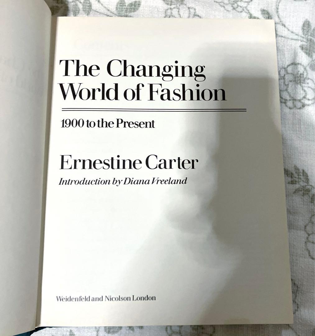 セール❣️　THE CHANGING WORLD OF FASHION【美術館図録