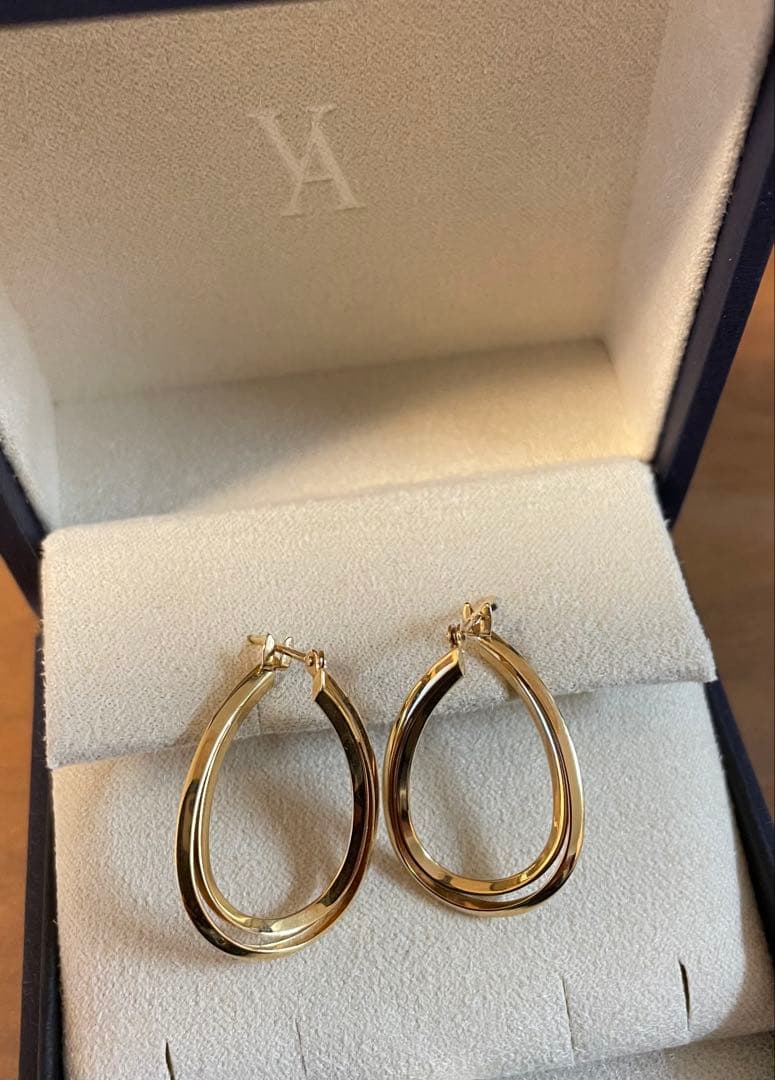 ルース　vendome青山　k18ゴールド フープピアス ツイストデザイン