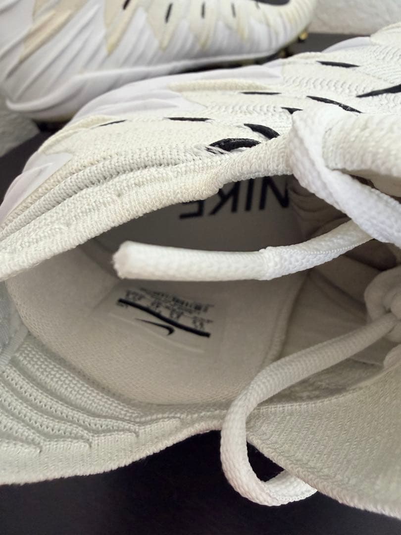 Nike menace ホワイト アメフト　スパイク　スパイク 27.5 新品