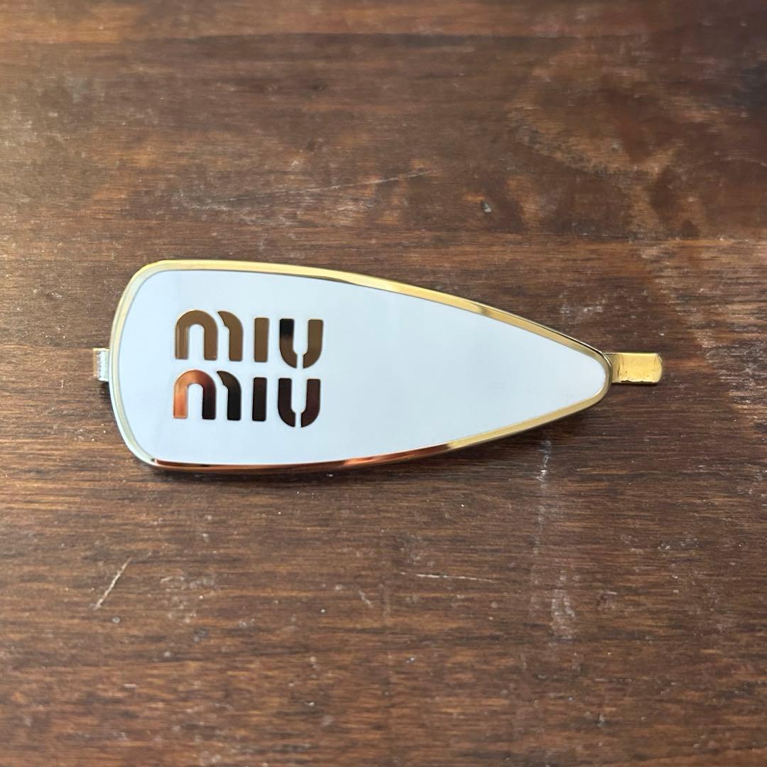 miumiu ヘアピン　箱付き