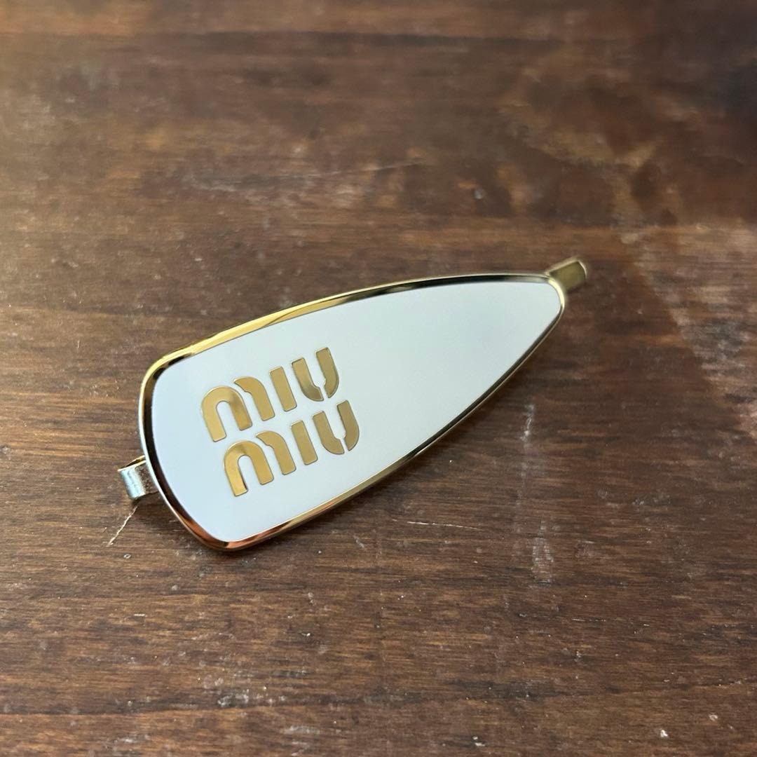 miumiu ヘアピン　箱付き