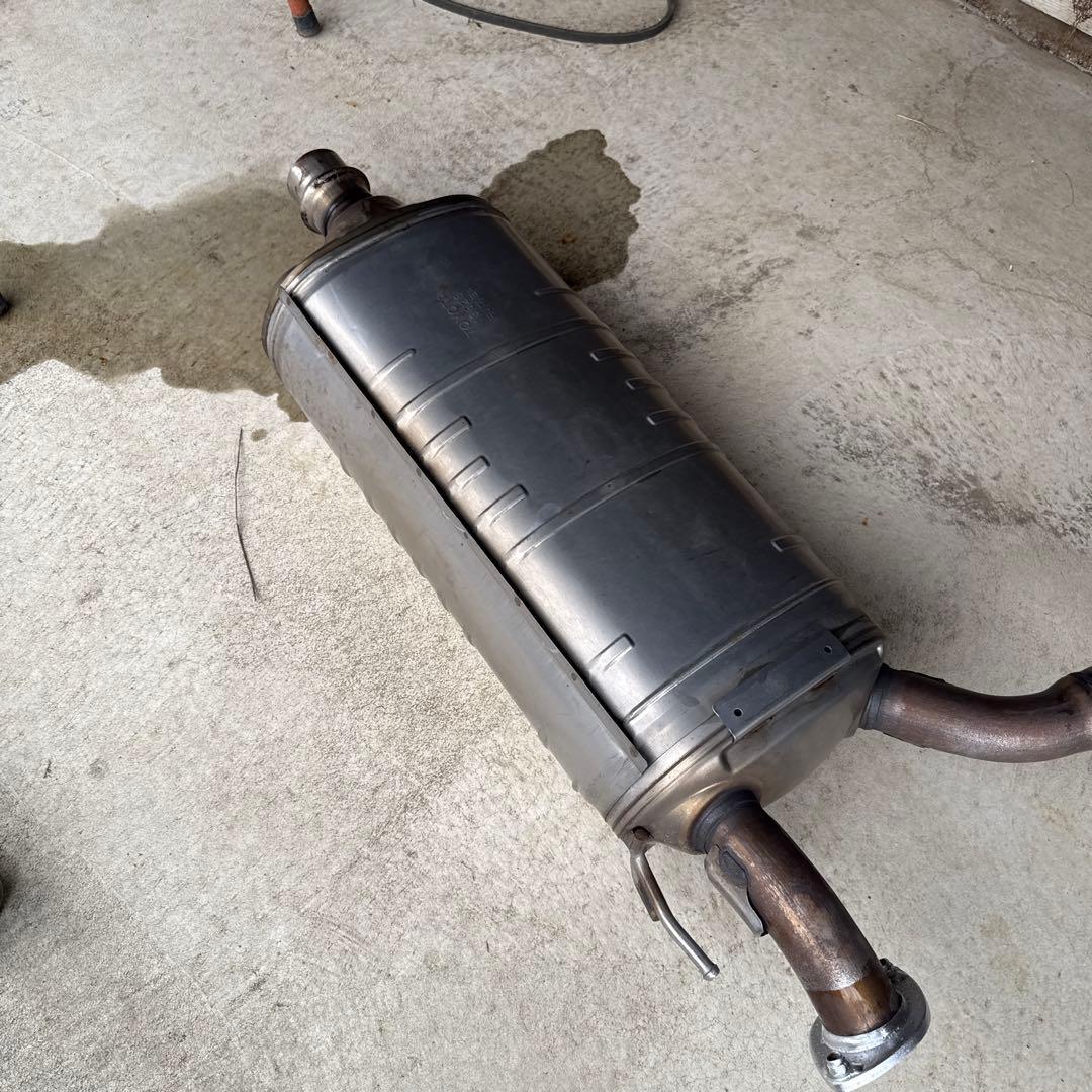 ランクル200ZXにて使用　　中期、後期モデリスタマフラー