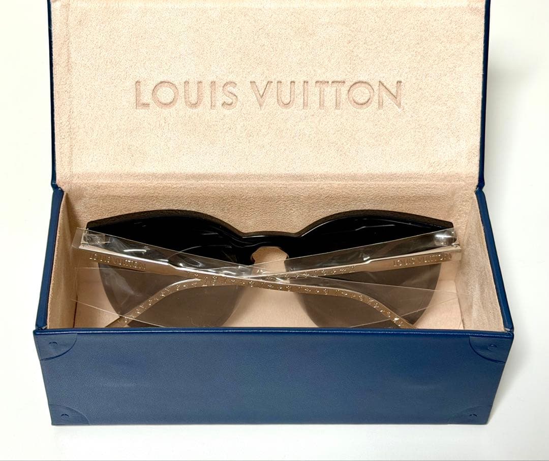 ■ルカ■✨美品⚜️LOUIS VUITTON⚜️サングラス LV モノグラム