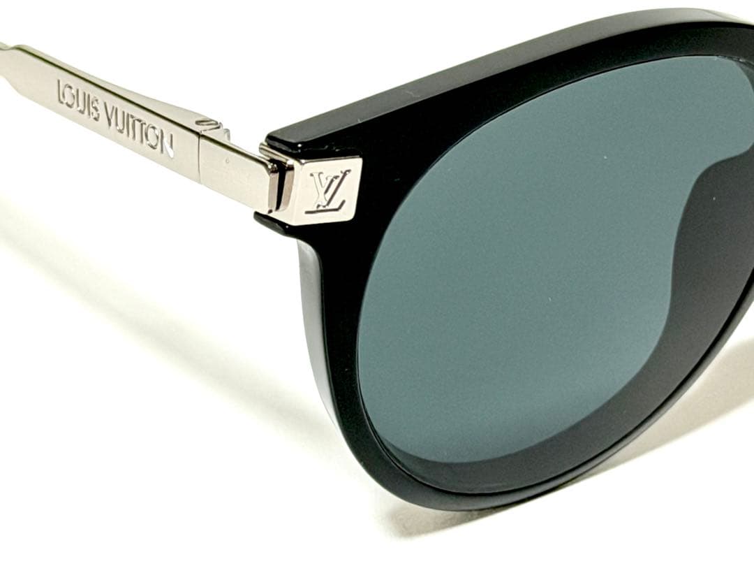 ■ルカ■✨美品⚜️LOUIS VUITTON⚜️サングラス LV モノグラム
