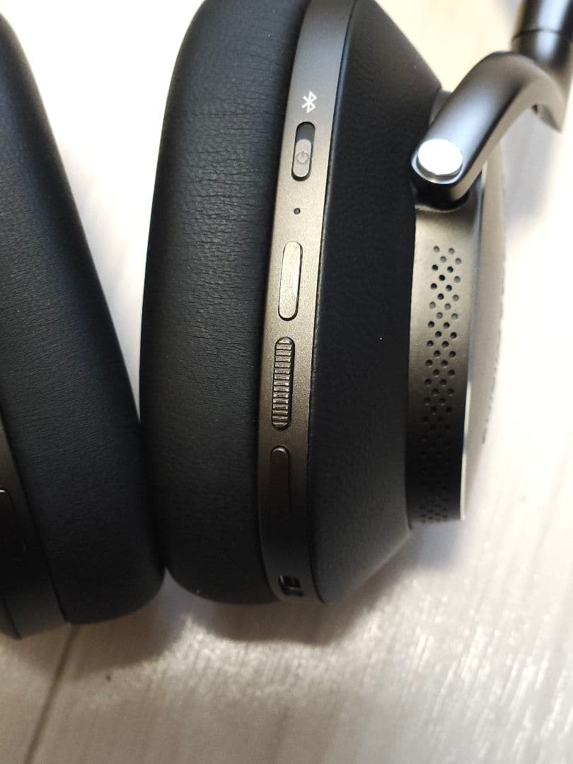 Bowers & Wilkins PX8 ワイヤレスヘッドホン ブラック