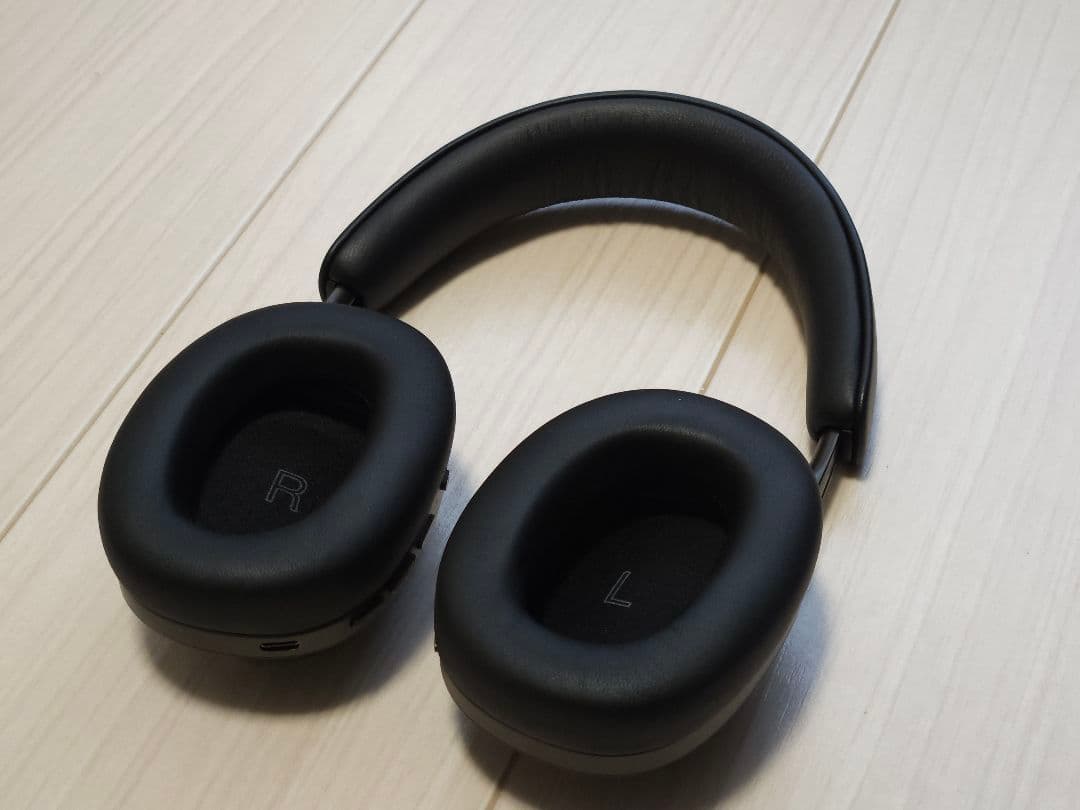 Bowers & Wilkins PX8 ワイヤレスヘッドホン ブラック
