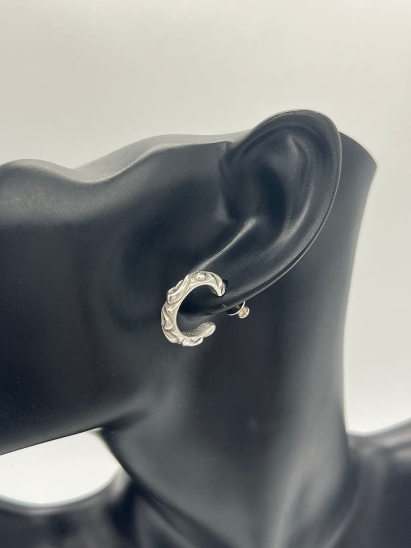 クロムハーツ CHROME HEARTS スクロール フープピアス スモール