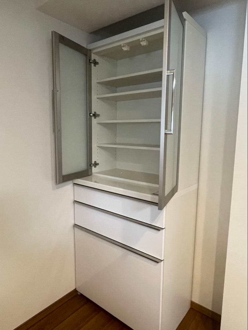 パモウナ　ホワイト ガラス扉 食器棚