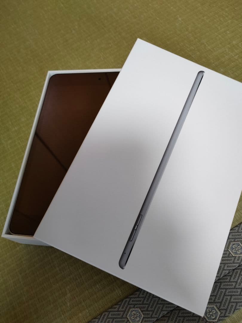 iPad　mini4　本体　中古