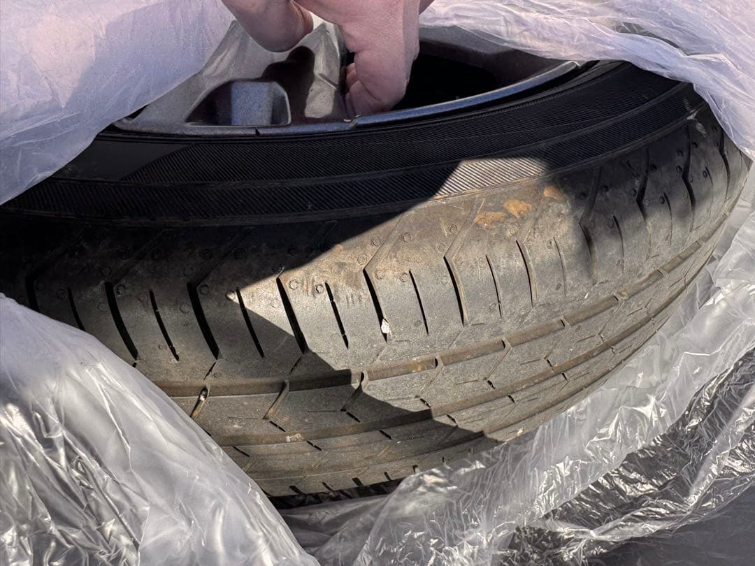 ダイハツタフト新車装着タイヤと純正ダーククロムホイールセット