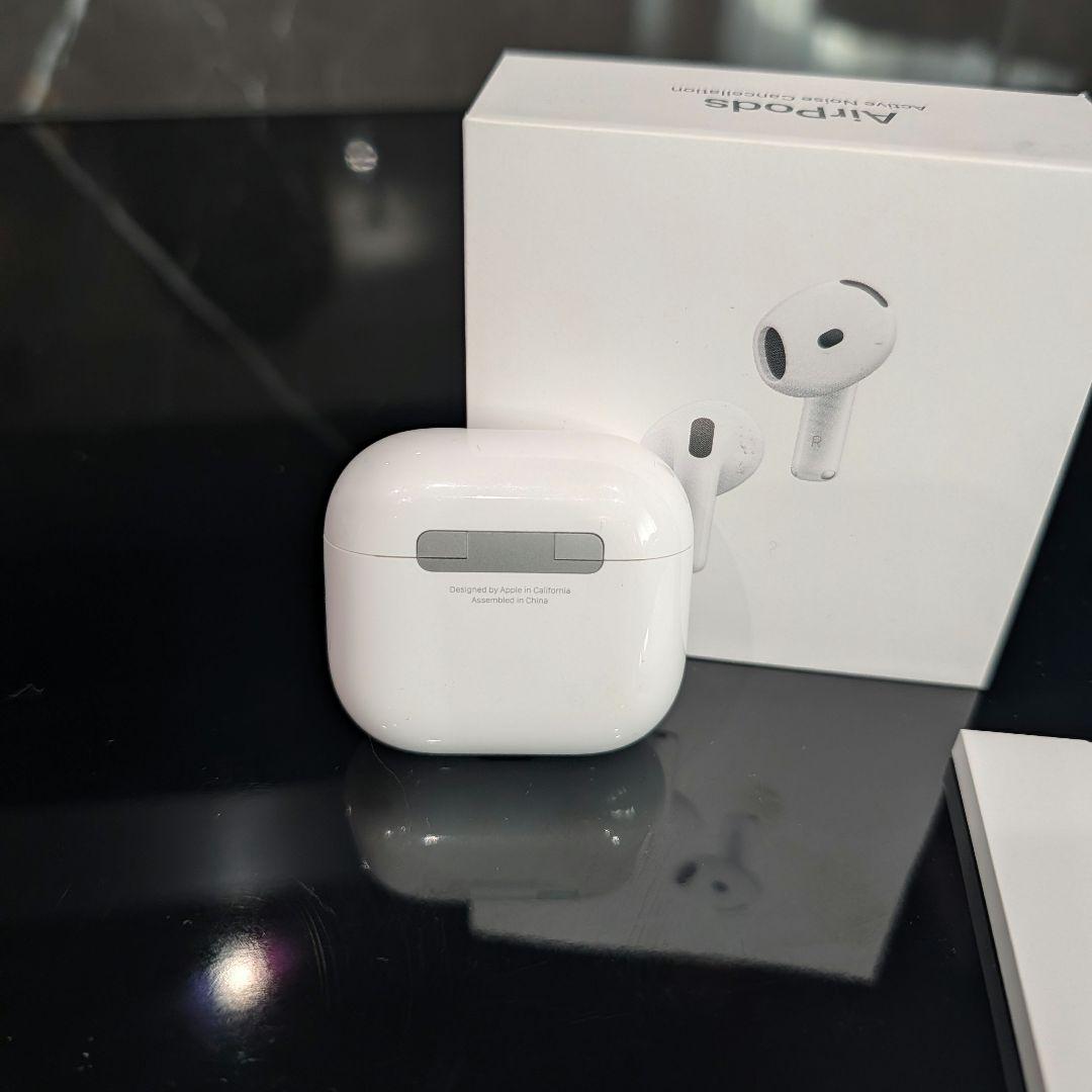 AirPods 4 本体アクティブノイズキャンセリング搭載