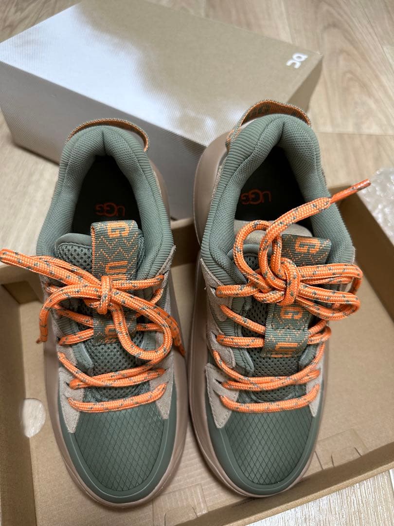 UGG スニーカーブーツ　レディースシェイデットクローバー