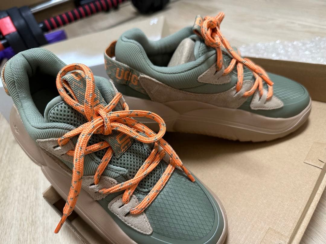 UGG スニーカーブーツ　レディースシェイデットクローバー
