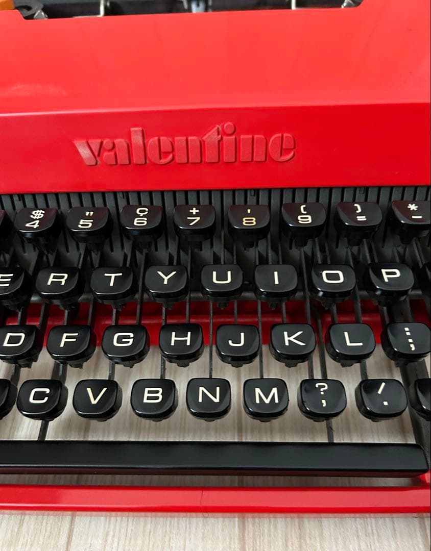 Olivetti Valentine オリベッティ バレンタイン タイプライター