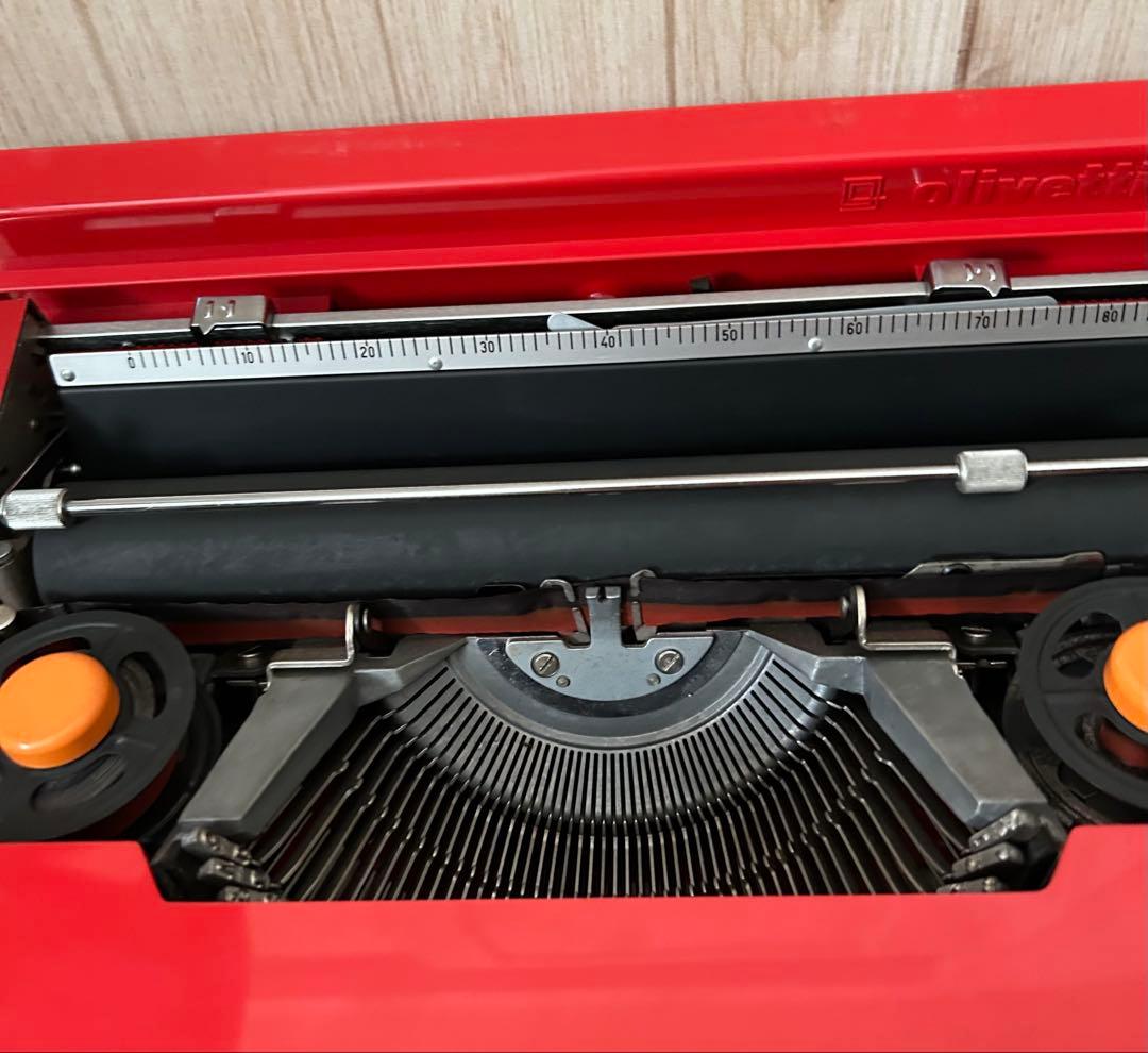 Olivetti Valentine オリベッティ バレンタイン タイプライター