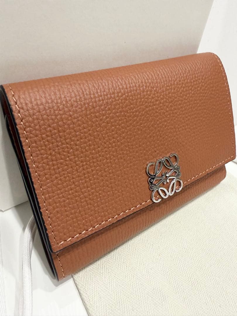 【新品同様】ロエベ アナグラム バーティカル スモール ウォレット タン