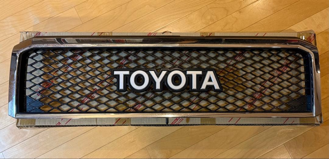 【トヨタ純正部品】ランクル70用フロントグリル（PZ127-60001）《美品》