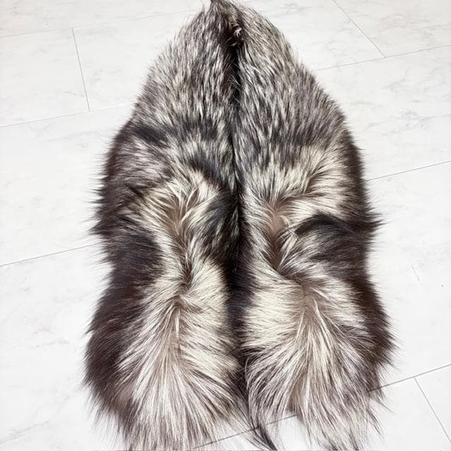 新品未使用★サガフォックス リアルファー ロング肉厚ストール 焦げ茶、毛先は白