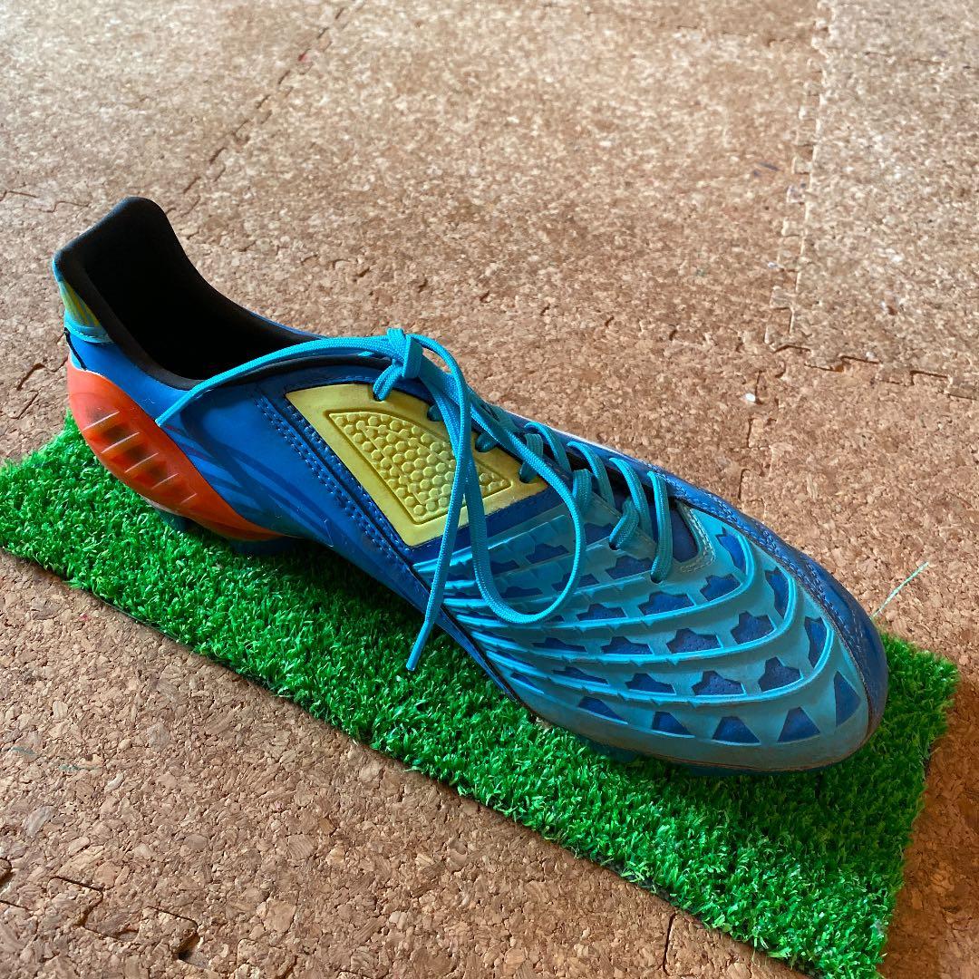 本田圭佑選手の実際にゲームで使用した左足スパイク　サイン入りです！