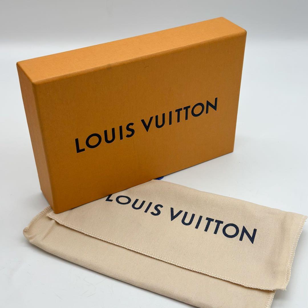 【使用わずか・箱付き・現行品】ルイヴィトン ポルトフォイユ リサ アンプラント