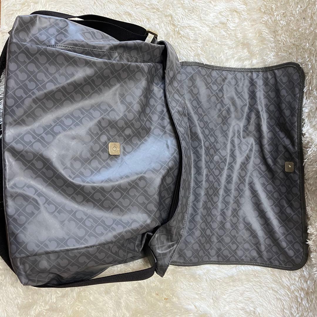 【あん様　ゲラルディーニ　ショルダーバッグ　メッセンジャーバッグ