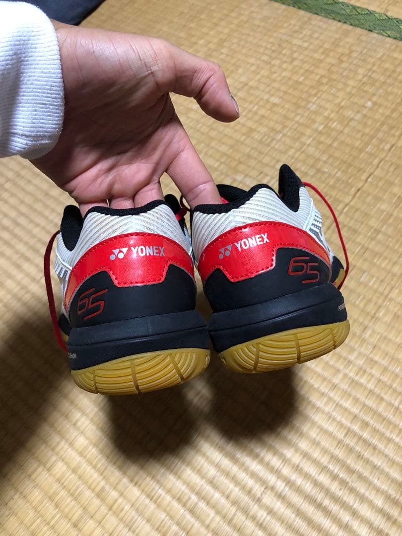 YONEX バドミントンシューズ 65zホワイト/レッド