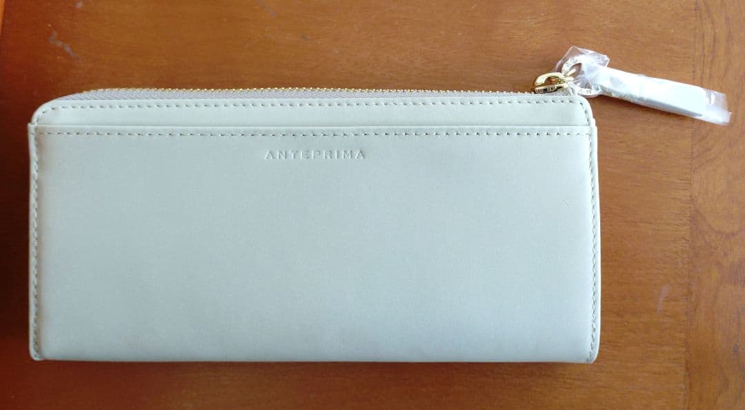 JAL限定販売品　アンテプリマ L字型財布