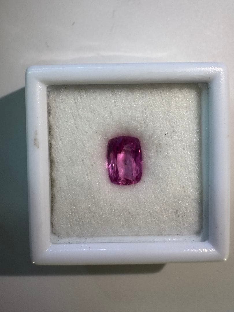 スリランカ産ピンクサファイア 1.40カラット