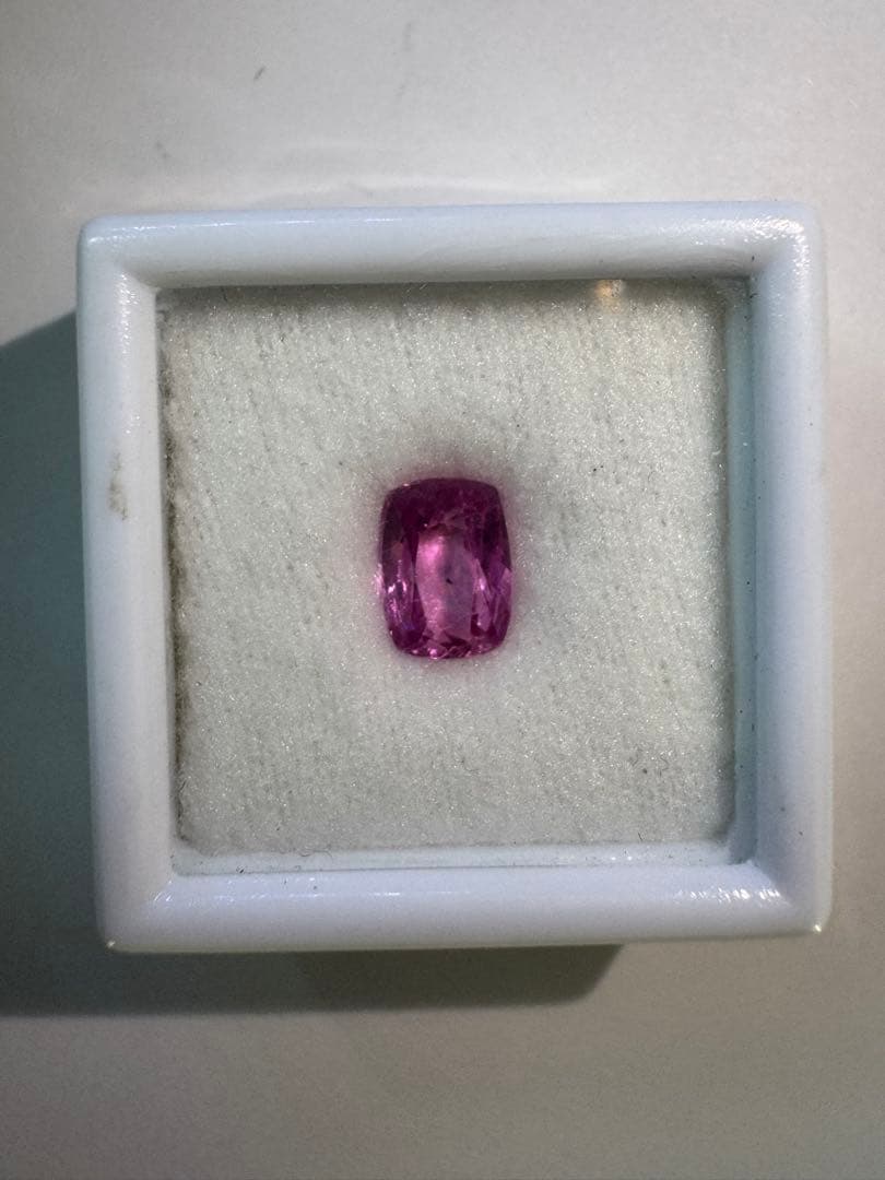 スリランカ産ピンクサファイア 1.40カラット