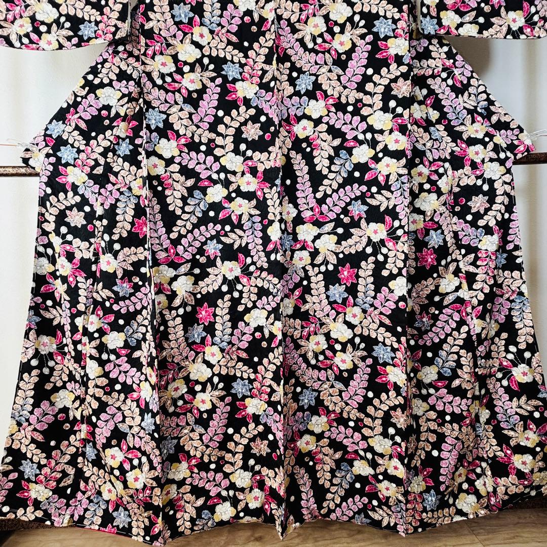 しつけ付き　正絹　現代　着物　小紋　162裄69.5 辻が花　黒　ピンク　紫