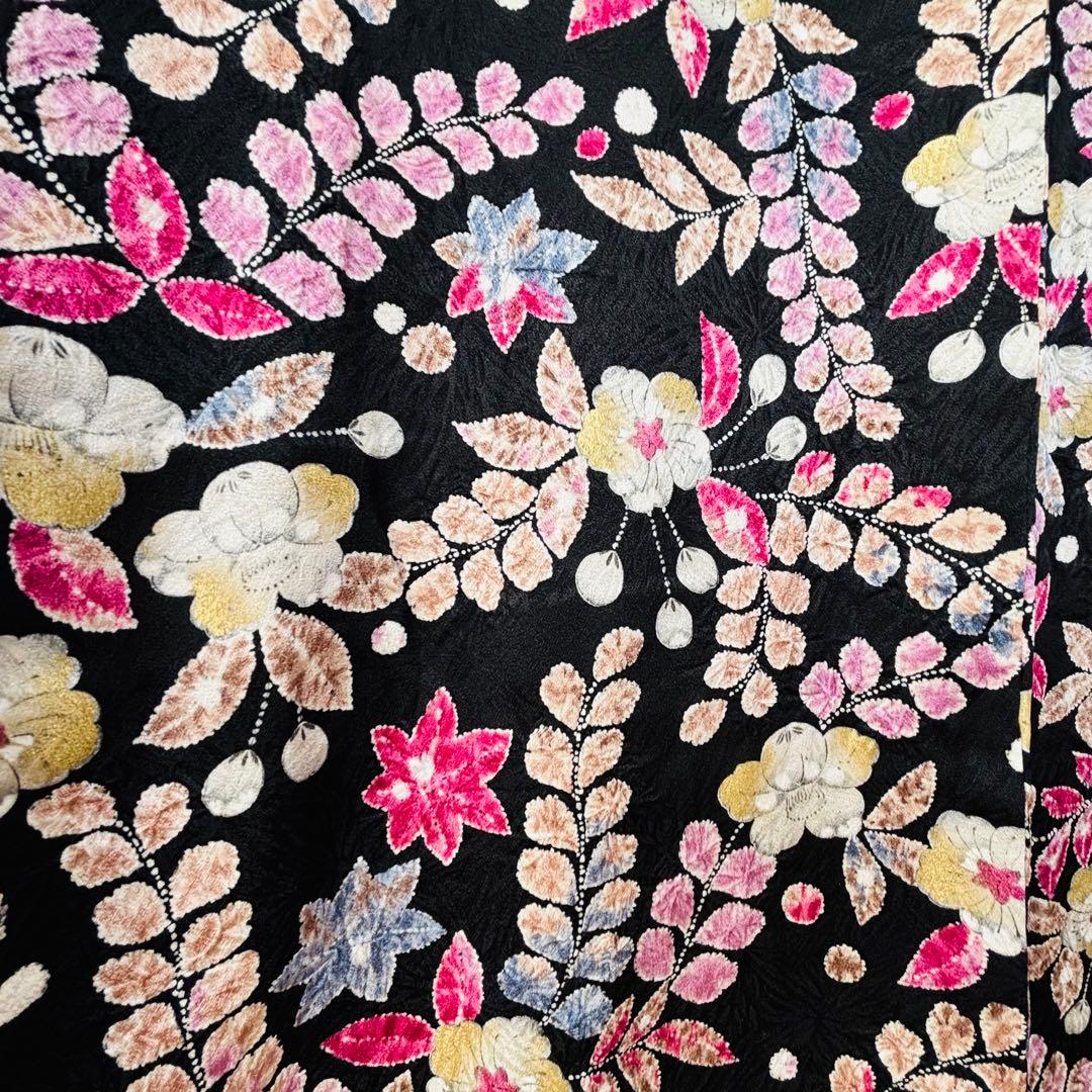 しつけ付き　正絹　現代　着物　小紋　162裄69.5 辻が花　黒　ピンク　紫
