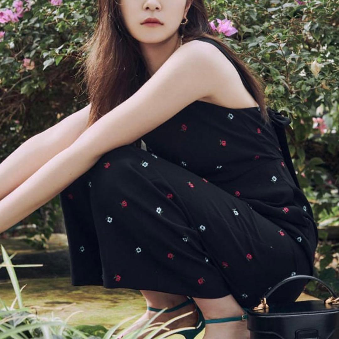 美品ジョエブJOIEVE　night garden　ジャンプスーツ　M　ブラック