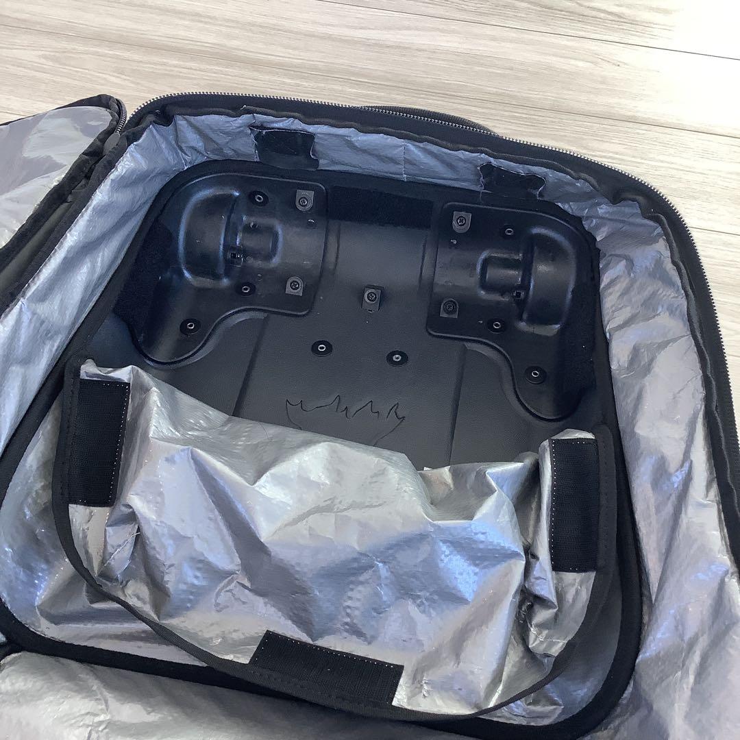 066BURTONバートンウィーリー ロッカースノーボードバッグキャスター166