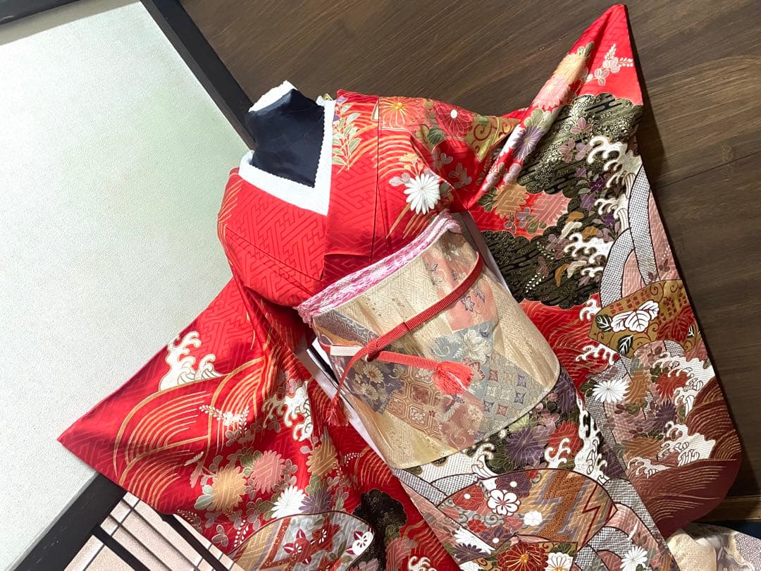 なのなのbox振袖長襦袢サイズS〜M 正絹　花柄 波模様