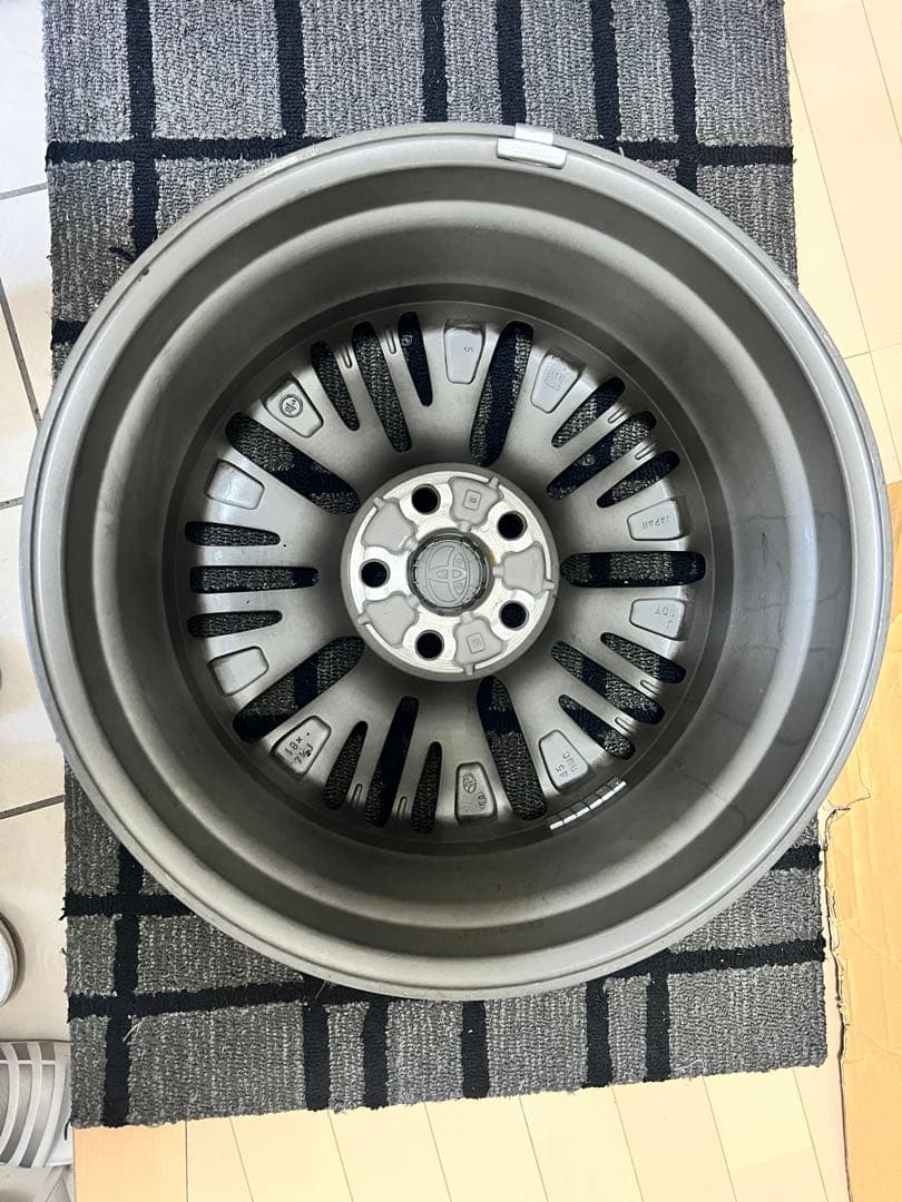 【更に値下げしました！】アルファード30系SCパッケージ18インチホイール✖️2本