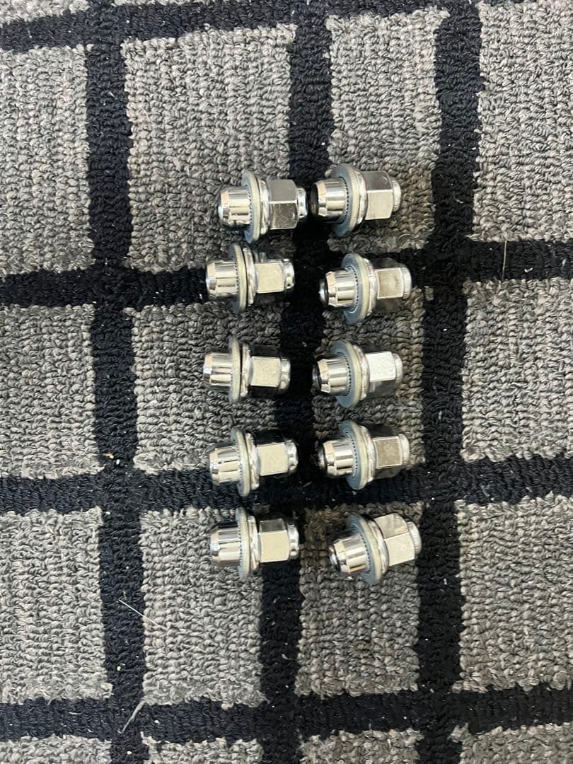 【更に値下げしました！】アルファード30系SCパッケージ18インチホイール✖️2本