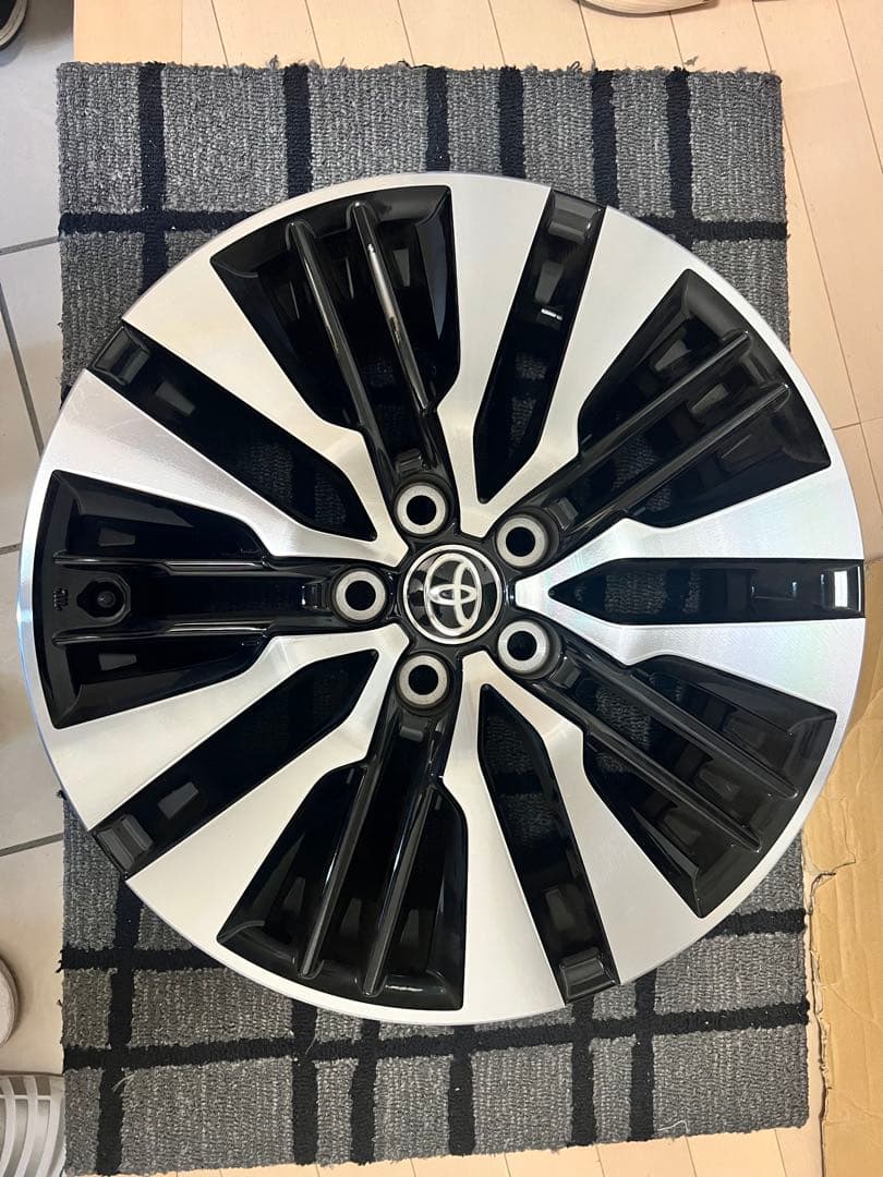 【更に値下げしました！】アルファード30系SCパッケージ18インチホイール✖️2本