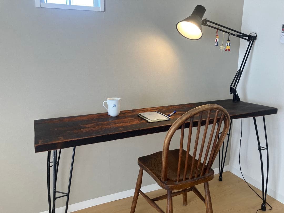 ダークブラウン木製テーブル（アイアン脚）