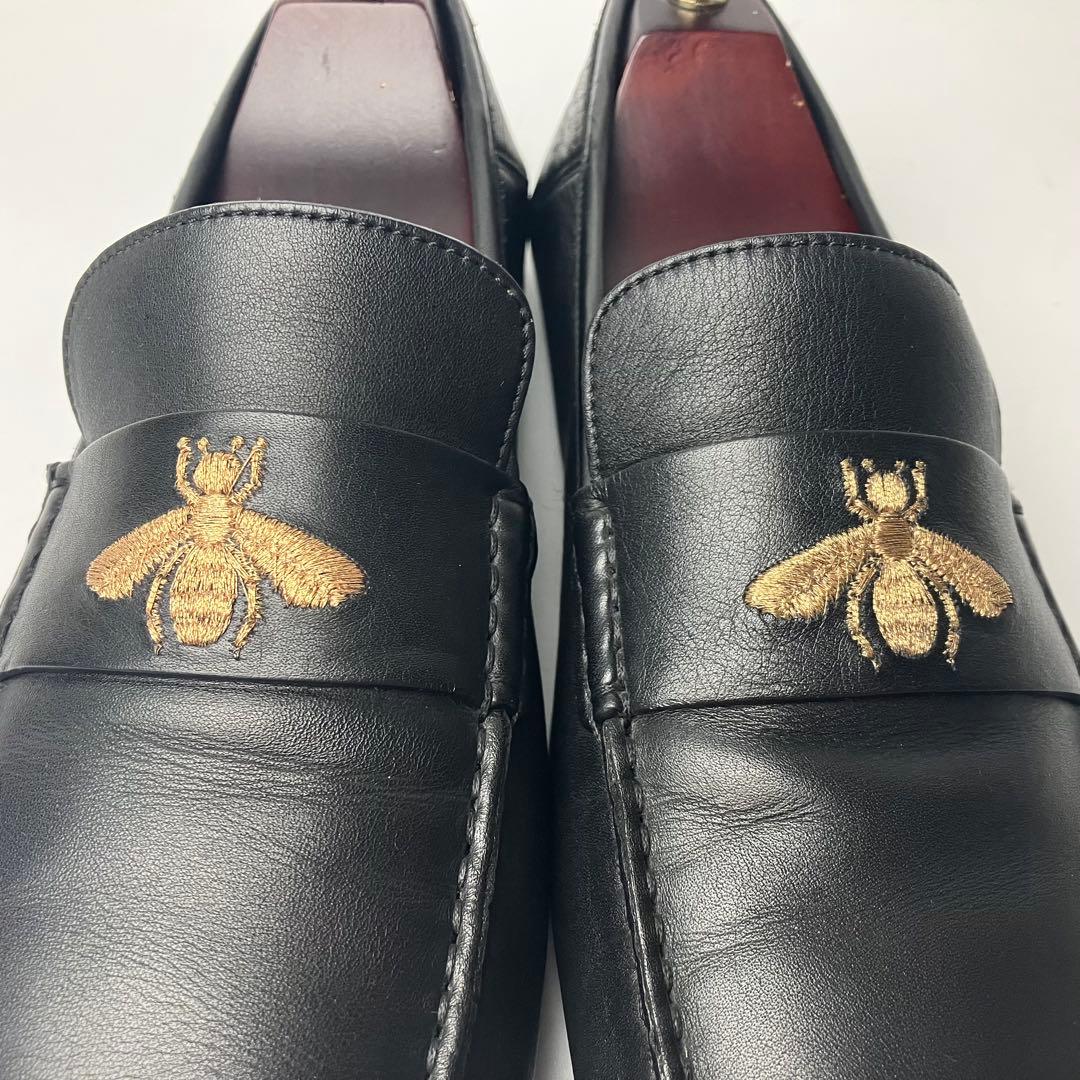 【良品】GUCCI スクエアトゥ　ドライビング　ローファー　蜂　刺繍　25.5黒
