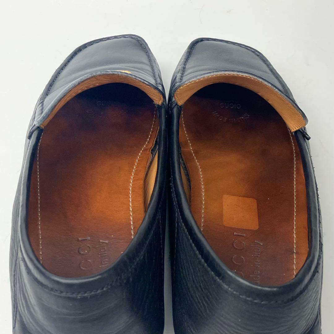 【良品】GUCCI スクエアトゥ　ドライビング　ローファー　蜂　刺繍　25.5黒