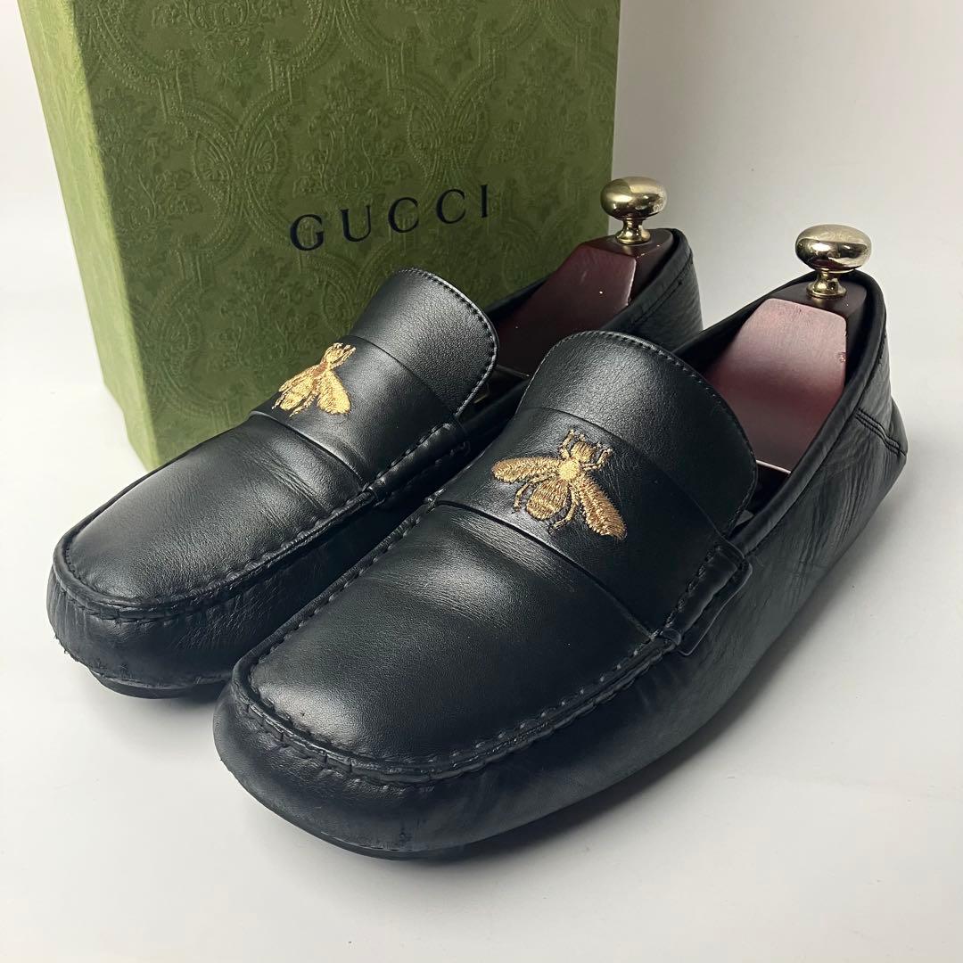 【良品】GUCCI スクエアトゥ　ドライビング　ローファー　蜂　刺繍　25.5黒